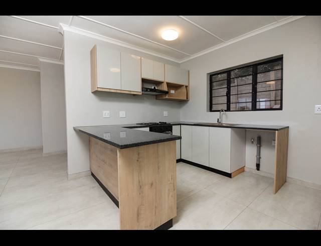 3 BEDROOM FLAT TO LET IN WARNER BEACH
